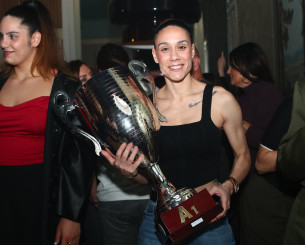 Ο Ολυμπιακός διασκέδασε στα μπουζούκια μετά την κατάκτηση της Α1 Γυναικών