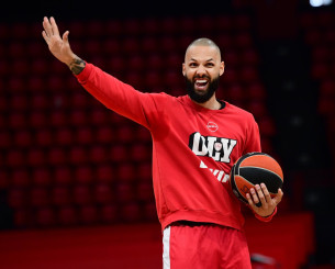 Ο Εβάν Φουρνιέ τα... έβαζε στο ΣΕΦ με Bad Βunny on the decks!