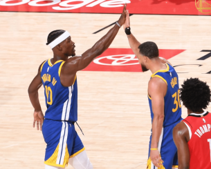 Εμφάνιση «δήλωση»: Ο Playoff Τζίμι Μπάτλερ είναι εδώ!