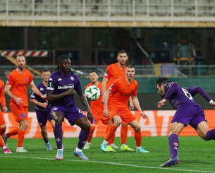 Στα ημιτελικά του Conference League Φιορεντίνα και Μπέτις!