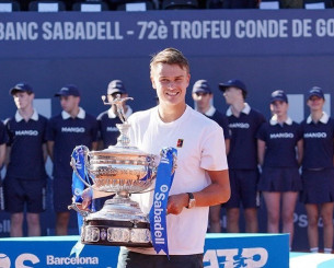 O Ζβέρεφ τροπαιούχος στο Μόναχο, ο Ρούνε την έκπληξη στη Βαρκελώνη