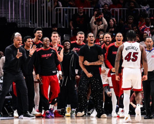 Οι Μαϊάμι Χιτ με διπλό «χρυσάφι» μέσα στην Ατλάντα προκρίθηκαν στα Playoffs
