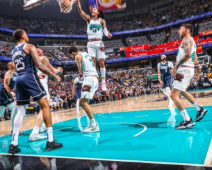 Οι Γκρίζλις νίκησαν με 120-106 τους Μάβερικς και έκλεισαν ραντεβού με τους Θάντερ