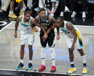 Ο Κούζμα με τους Μπακς έκανε το χειρότερo παιχνίδι στην ιστορία των Playoffs