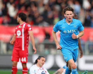 Έπιασε κορυφή η Νάπολι, 1-0 τη Μόντσα με λυτρωτή τον ΜακΤόμινεϊ