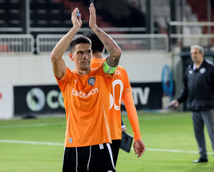 Αποθέωση σε Χουάν Νέιρα από τον ΟΦΗ: «Το όνομά σου γράφεται με χρυσά γράμματα στην ιστορία μας»