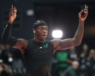 «Σεισμός» στο ΟΑΚΑ με ιαχές «MVP, MVP» για τον Κέντρικ Ναν - Δείτε βίντεο