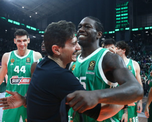 Με Πέγκυ Ζήνα πανηγύρισε ο Δημήτρης Γιαννακόπουλος το MVP του Κέντρικ Ναν