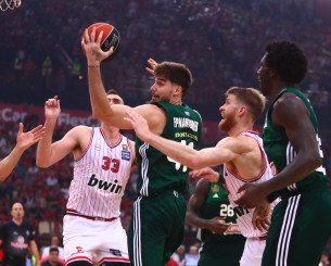 Πρόσωπα που δεν αναζητούν συγγραφέα…