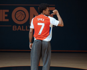 O Σορτς «υποκλίθηκε» στον Σάκα