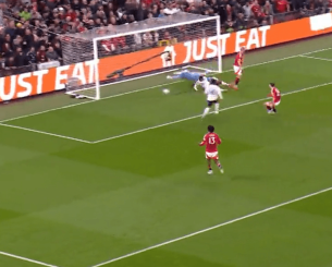 Χάθηκε η μπάλα στο 1-0 της Μάντσεστερ Γιουνάιτεντ (video)