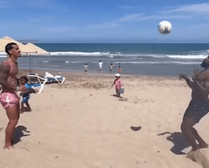 Βραζιλιάνικη... προπόνηση στην άμμο για Ροντινέι - Τσικίνιο στην Κρήτη
