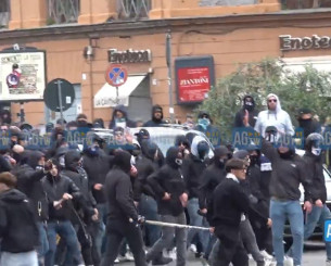 Πολύ ξύλο στο Ολίμπικο μεταξύ οπαδών Λάτσιο και Ρόμα (video)