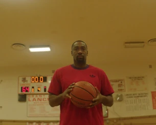 Η πιο γκανγκστερική ΝΒΑ στιγμή στο Netflix: Τότε που ο Αρίνας και ο Κρίτεντον... τράβηξαν όπλα!