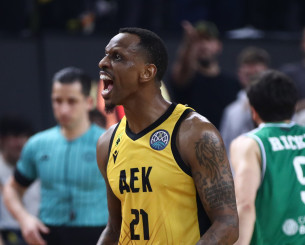 Έβαλε μπρος για Final 4 η ΑΕΚ, αποκατάσταση ο Νάναλι