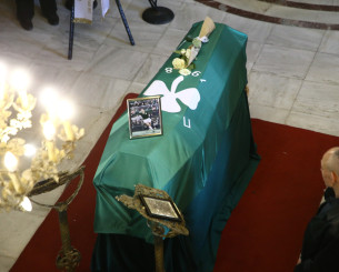 Ρίγη συγκίνησης στο «τελευταίο αντίο» του Γιώργου Γονιού - Κηδεύτηκε με τη σημαία του Παναθηναϊκού