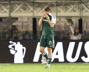 Η αντίδραση του Γεντβάι όταν κατάλαβε τι λάθος έχει κάνει πριν το 0-1 του Ολυμπιακού