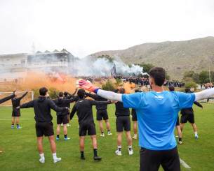 Δυναμικό παρών στο ΒΑΚ από τον κόσμο του ΟΦΗ και «ντόπες» ενόψει τελικού - Το δείπνο μήνυμα του Μπούση! (photos, video)