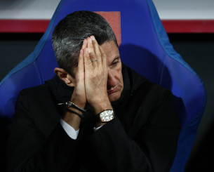 «Λύγισε» στον πάγκο ο Λουτσέσκου μετά την ήττα στον τελικό (photos)