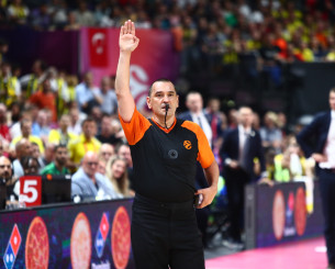 Αυτοί είναι οι 28 διαιτητές που όρισε η EuroLeague για τους αγώνες των playoffs