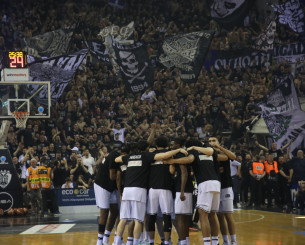 Η ΔΕΑΒ καλεί σε ακρόαση τον ΠΑΟΚ για το πανό που αναρτήθηκε στο ντέρμπι με τον Άρη