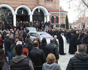 Σε κλίμα οδύνης η κηδεία του Στέφανου Μπορμπόκη (photos)