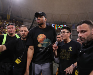 Το μήνυμα του Γιάννη Αντετοκούνμπο στον κόσμο του Άρη (video)