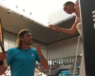 Τα έβαλε και με την διαιτητή ο Τσιτσιπάς: «Μου αφαιρείς τον πόντο για βλακεία»