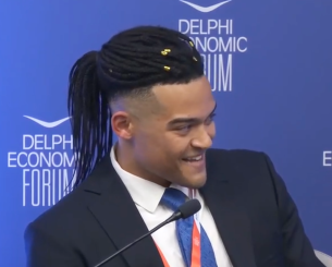 Επική ατάκα Μανόλο για τα ρομπότ: «Να μου πάρουν τη δουλειά;»