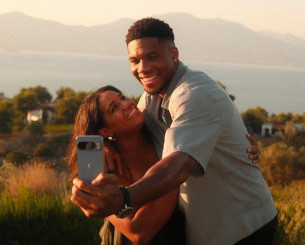 «Δεν φοράω εγώ τα… παντελόνια, πρέπει να ρωτήσω τη γυναίκα μου»: Η επική ατάκα του Αντετοκούνμπο που δεν άφησε περιθώρια