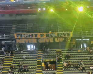 Το πανό-μήνυμα των φίλων της ΑΕΚ: «Fight, believe, never give up»