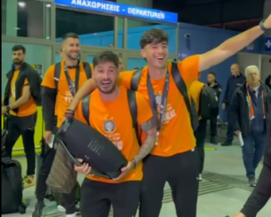 Επικός Φούντας: Ξεκίνησε το... πάρτι του ΟΦΗ στο αεροδρόμιο, σε ρόλο Dj (video)