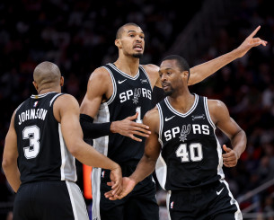 Οι Σπερς βρέθηκαν δύο σουτ μακριά από αυτό που δεν κατάφερε ποτέ κανείς στην ιστορία του NBA