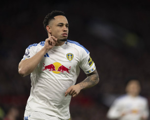 Η Λιντς «σόκαρε» τη Γιουνάιτεντ στο «Ολντ Τράφορντ» και έκανε... άλμα παραμονής στην Premier League