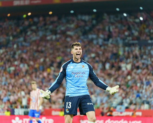 Δεν φορούν όλοι οι ήρωες μπέρτα, μερικοί φορούν γάντια