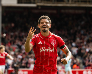 Με χατ τρικ του απίθανου Γκιμπς Ουάιτ η Νότιγχαμ νίκησε την Μπέρνλι και έκανε «άλμα» παραμονής