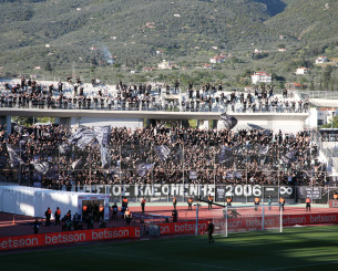 Συγκινητική κίνηση των οπαδών του ΠΑΟΚ: Χάρισαν χρήματα στις οικογένειες των αδικοχαμένων φίλων της ομάδας