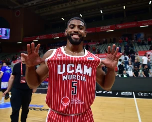 Ο Ντε Τζούλιους στο επίκεντρο: Από τους 41 κόντρα στον ΠΑΟΚ στις «σειρήνες» επιστροφής στην Euroleague