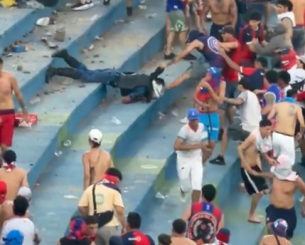 Φοβερά επεισόδια σε ντέρμπι της Παραγουάης: Οπαδοί έκλεψαν ασπίδα αστυνομικού και έπεσαν σφαίρες καουτσούκ (videos)