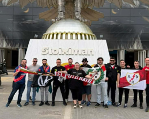 «Το ποδόσφαιρο ενώνει»: Οι διασώστες της ΑΕΚ υποδέχθηκαν εκείνους της Ράγιο στην «Allwyn Arena» (photos)