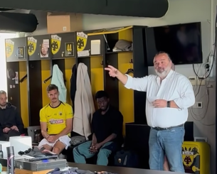 Η ομιλία Ηλιόπουλου στους παίκτες μετά την Ράγιο: «Από σήμερα είστε οι πολεμιστές μου - Οταν ακούν ΑΕΚ θα γίνεται σεισμός!» (video)