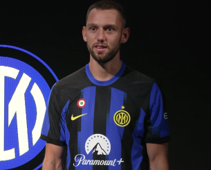 «Ο Ντε Φράι έχει στα χέρια του προτάσεις από Ολυμπιακό και Μπενφίκα»