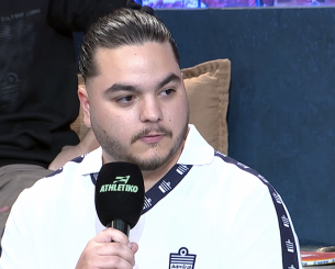 Η συγκίνηση φίλου της ΑΕΚ που γνώρισε από κοντά τον Ντέμη Νικολαΐδη (video)