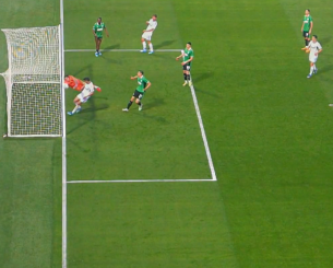 Ο Τουράτι έβγαλε τη μπάλα... μέσα από το τέρμα σε μία από τις αποκρούσεις της χρονιάς (video)