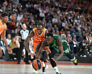 Οι «δαγκάνες» του Παναθηναϊκού ανάγκασαν τη Βαλένθια να τα... σπάσει επί 20' στην Roig Arena