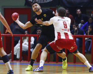 Live: Ολυμπιακός - ΑΕΚ για τον πρώτο τελικό της Handball Premier