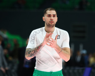 Το ζέσταμα του Τολιόπουλου που θύμισε... Ναν - Το video του Athletiko