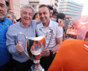 Το συγκινητικό μήνυμα του Κόντη από την παρέλαση του ΟΦΗ στο Ηράκλειο