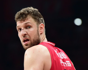 Βεζένκοφ ή κάποιος άλλος; Η μάχη για τον MVP ξεκίνησε!