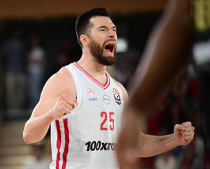 Η υπερβολή στα ριμπάουντ του Ολυμπιακού και ο Πίτερς